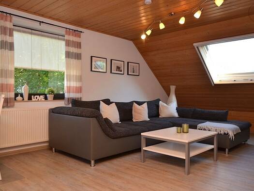 WG-Zimmer zur Miete Wohnen auf Zeit 499 € 18 m² 1. Geschoss frei ab sofort Mädelhofen Waldbüttelbrunn 97297