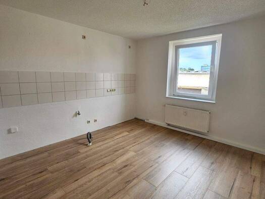 Wohnung zur Miete 350 € 2,5 Zimmer 60,6 m² 2. Geschoss frei ab sofort Thomas- Müntzer- Straße 8 Döbeln 04720