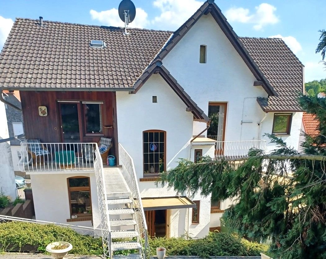 Mehrfamilienhaus zum Kauf 495.000 € 6 Zimmer 190 m²<br/>Wohnfläche 461 m²<br/>Grundstück Windecken Nidderau 61130