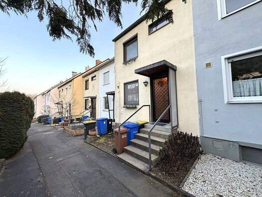 Reihenmittelhaus zum Kauf 330.000 € 5 Zimmer 125 m² 140 m² Grundstück Estenfeld 97230