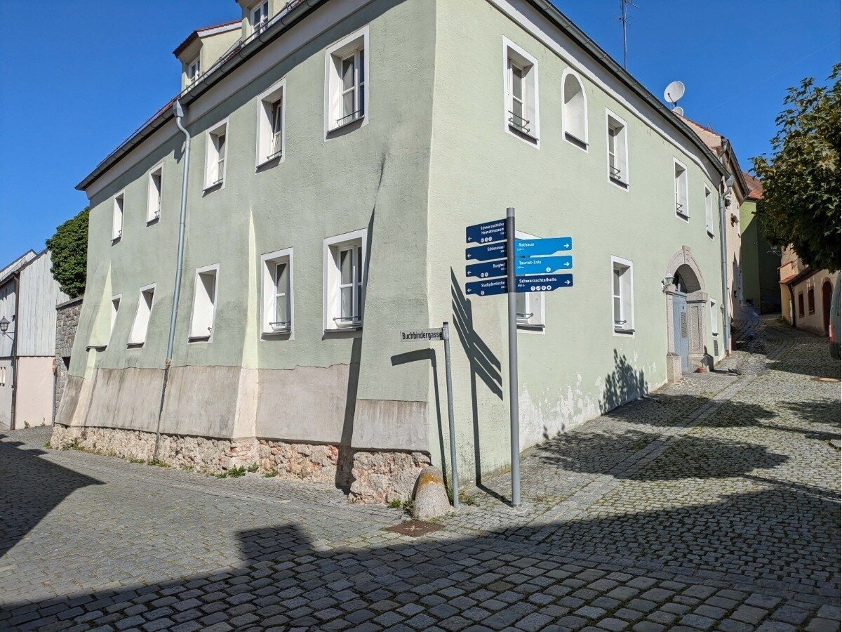 Mehrfamilienhaus zum Kauf als Kapitalanlage geeignet 439.000 € 10 Zimmer 318 m²<br/>Wohnfläche Neunburg Neunburg vorm Wald 92431