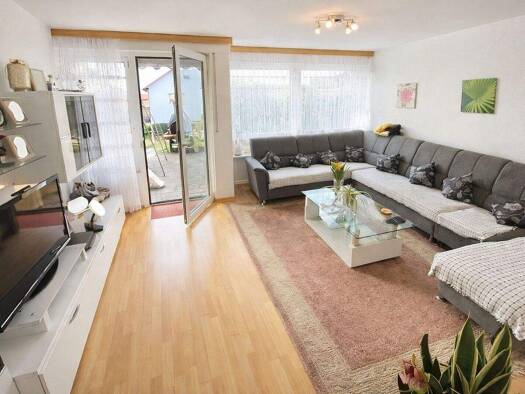 Reihenmittelhaus zum Kauf 290.000 € 5 Zimmer 87,2 m² 182 m² Grundstück Schwenningen Villingen-Schwenningen 78056
