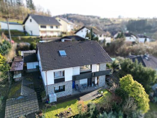 Einfamilienhaus zum Kauf 275.000 € 7 Zimmer 212,1 m² 651 m² Grundstück Lohrhaupten Flörsbachtal 63639