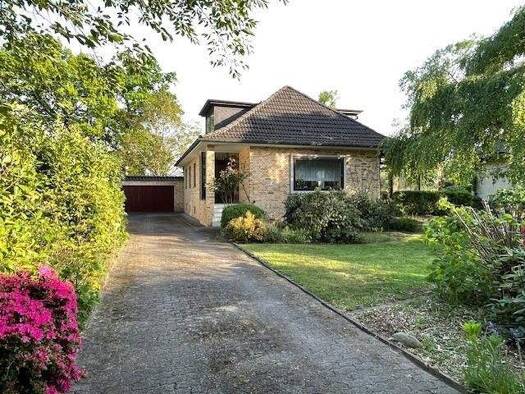 Einfamilienhaus zur Miete 1.500 € 4 Zimmer 141,6 m² 1.208 m² Grundstück frei ab 01.03.2026 Hinterm Vogelherd 81 Ahrensburg 22926