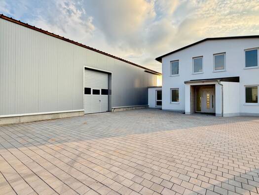 Produktionshalle zum Kauf 649.900 € 197 m² Lagerfläche Röttenbach 91187