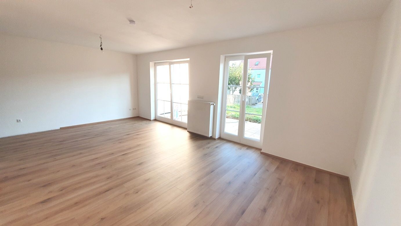 Wohnung zur Miete 550 € 2 Zimmer 50 m²<br/>Wohnfläche 01.01.2025<br/>Verfügbarkeit Hemau Hemau 93155