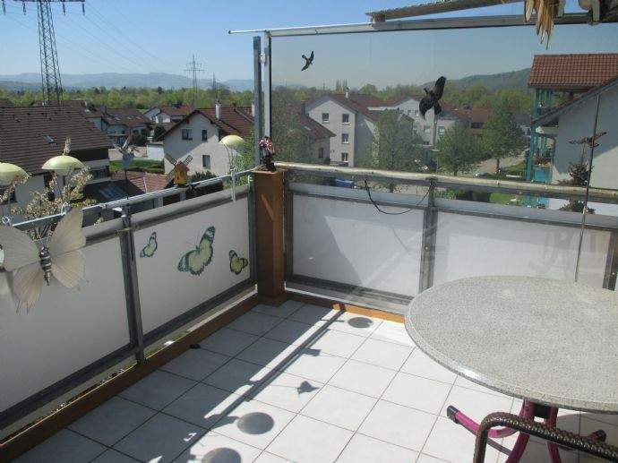 sehr schöne 5 Zimmer-OG/DG Wohnung - Rhf - zentrumsnah