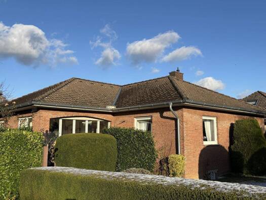 Bungalow zum Kauf 349.000 € 4 Zimmer 123 m² 628 m² Grundstück Stadthagen 31655