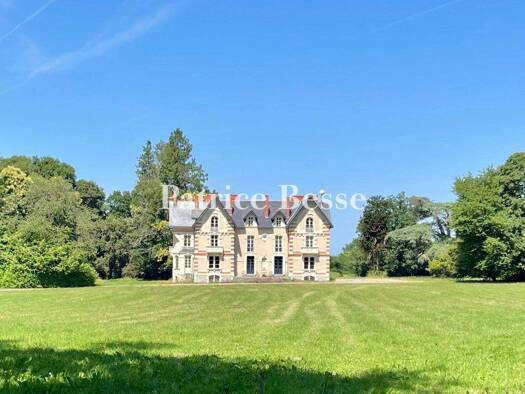 Schloss zum Kauf 852.000 € 20 Zimmer 760 m² 100.000 m² Grundstück Pouancé 49420