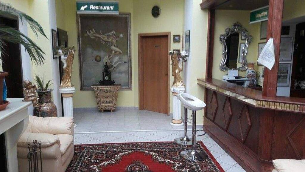 Haus zum Kauf 798.000 € 28 Zimmer 1.240 m² 1.640 m² Grundstück Bottmersdorf Wanzleben-Börde 39164