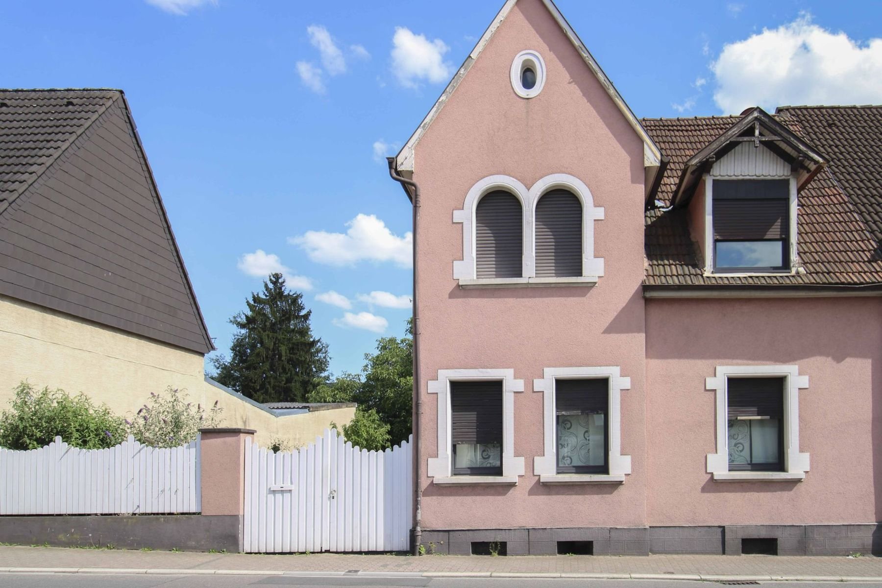 Immobilie zum Kauf als Kapitalanlage geeignet 295.000 € 6 Zimmer 123,1 m²<br/>Fläche 306,3 m²<br/>Grundstück Hockenheim 68766