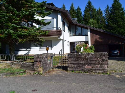 Mehrfamilienhaus zum Kauf 490.000 € 10 Zimmer 360 m² 1.358 m² Grundstück frei ab sofort Peter-Liebig Weg 38 Bad Wildbad 75323