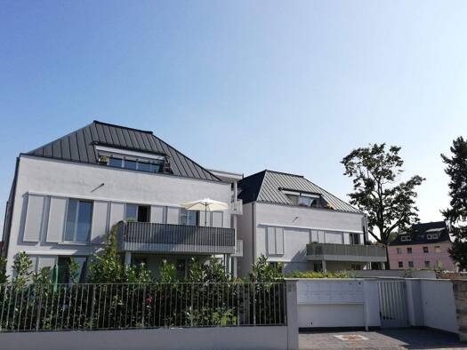 Wohnung zur Miete 1.222 € 3 Zimmer 94 m² Radebeul 01445