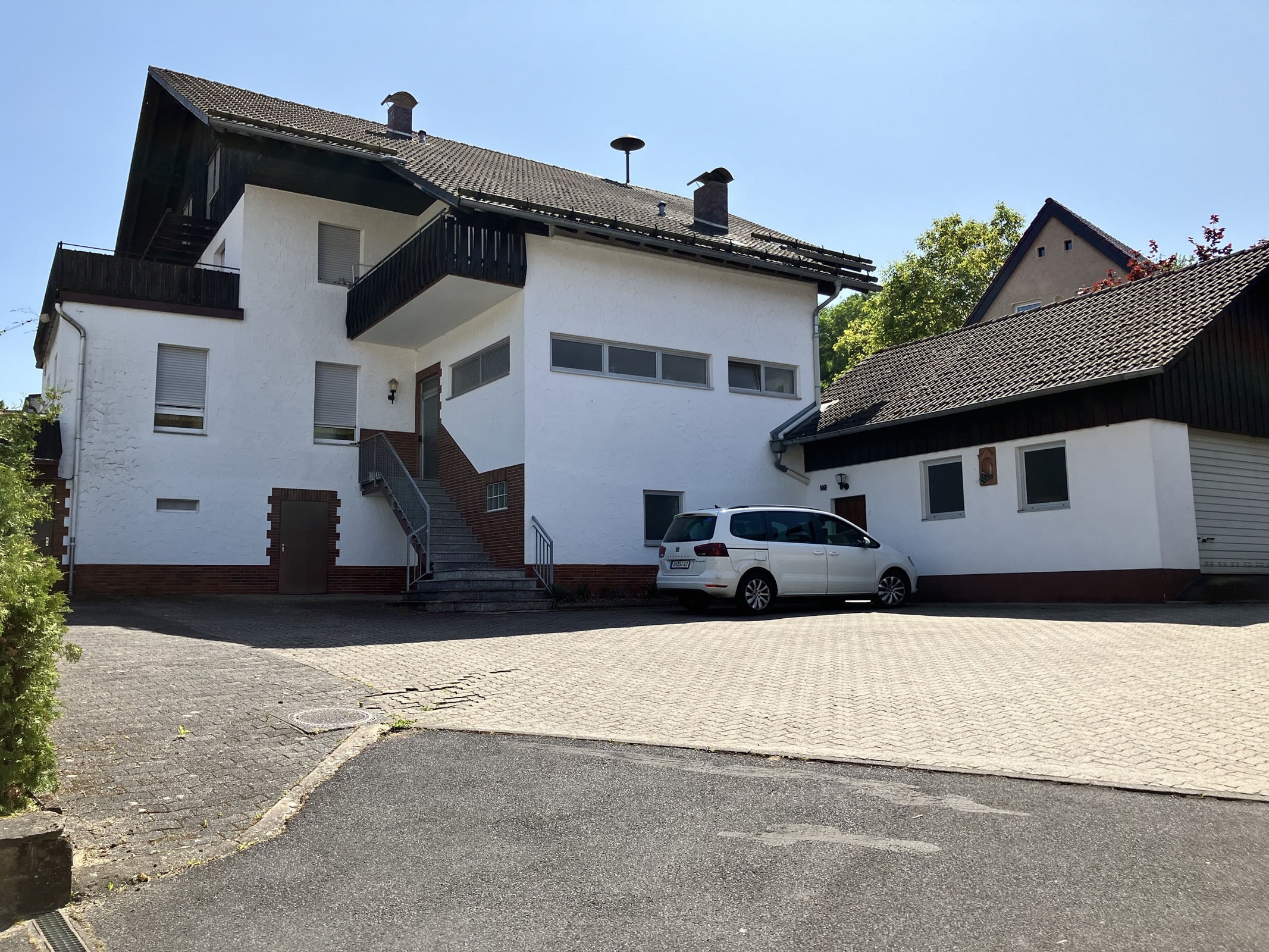 Mehrfamilienhaus zum Kauf 389.000 € 9 Zimmer 277 m²<br/>Wohnfläche 1.214 m²<br/>Grundstück Oberbessenbach Bessenbach 63856