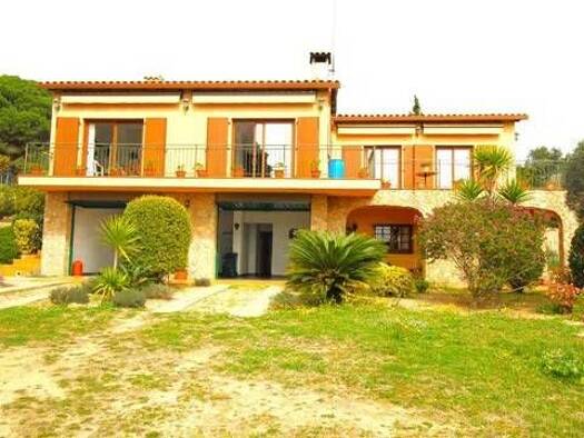 Chalet zum Kauf 648.000 € 4 Zimmer 340 m² Calle De Les Falgueres Lloret de Mar 17310