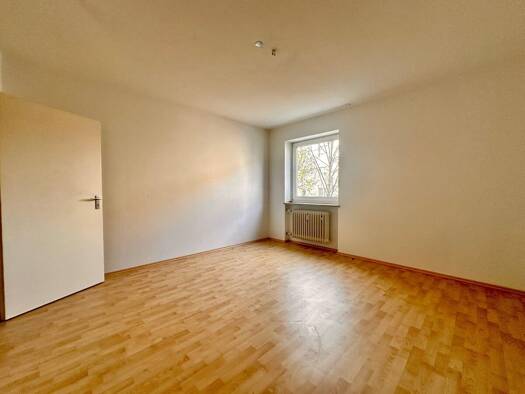 Wohnung zur Miete 650 € 2 Zimmer 65 m² Nikola Landshut 84034