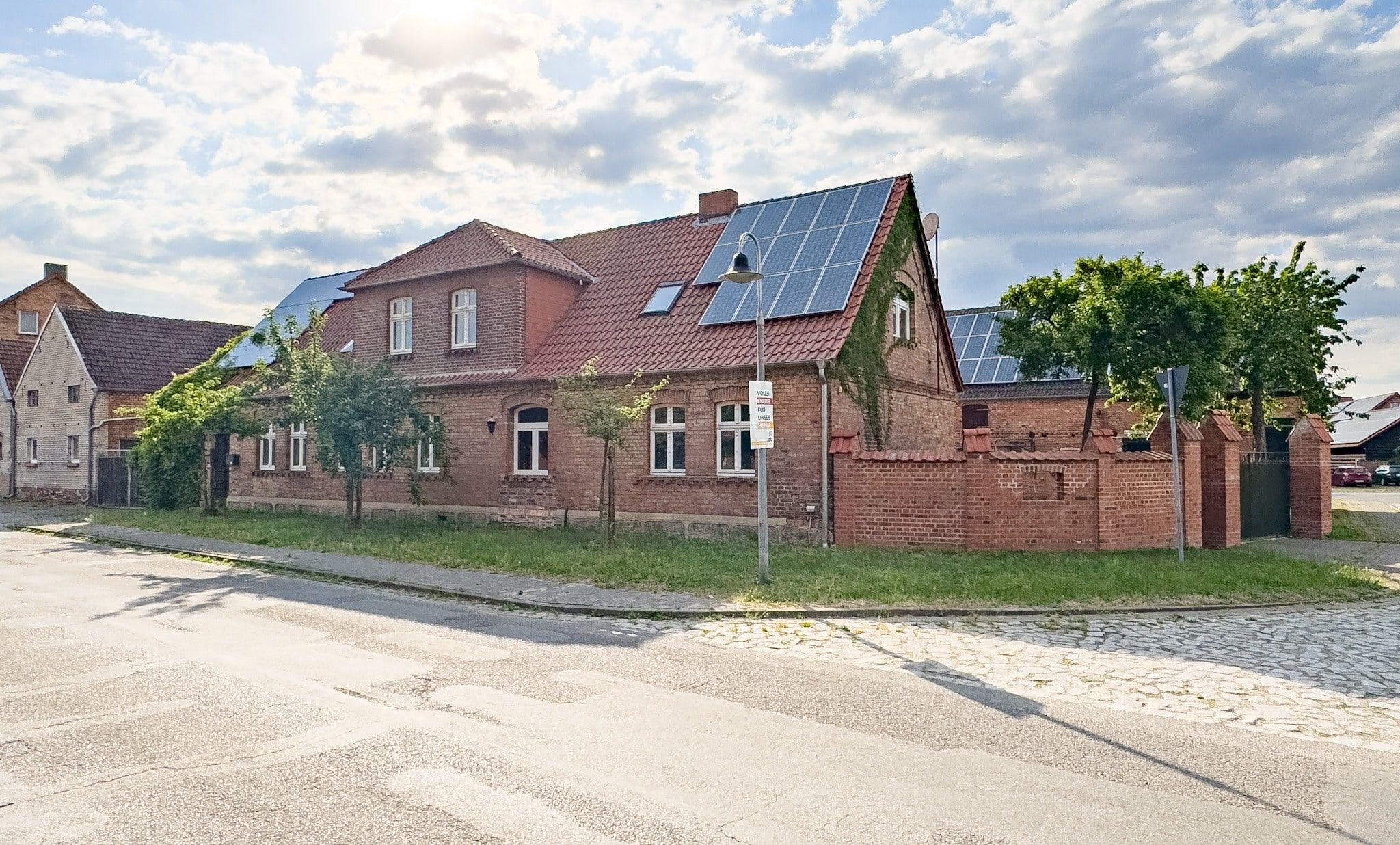 Mehrfamilienhaus zum Kauf provisionsfrei 299.000 € 6 Zimmer 189 m²<br/>Wohnfläche 1.795 m²<br/>Grundstück Roxförde Nr. 33 Roxförde Gardelegen 39638