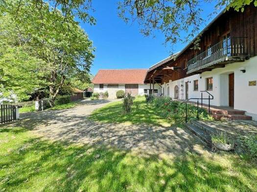 Bauernhaus zum Kauf 1.850.000 € 8 Zimmer 460 m² 10.207 m² Grundstück Kapfing Vilsheim 84186
