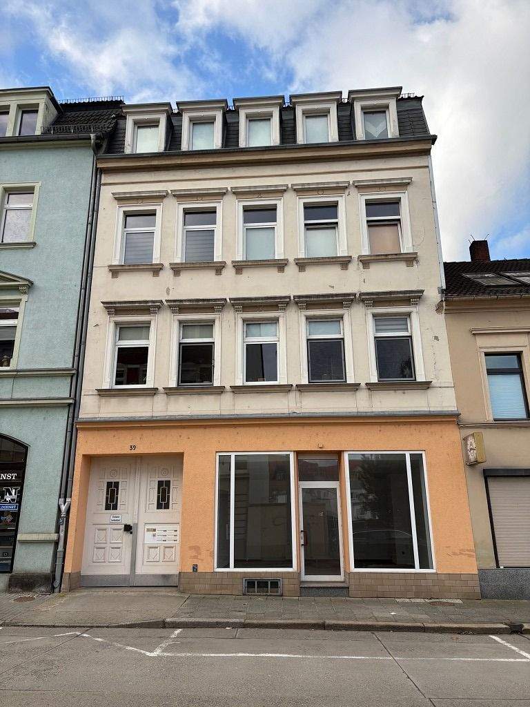 Immobilie in Riesa - Wohn- und Geschäftshaus mit Nebengebäuden im Zentgrum - Bild 0