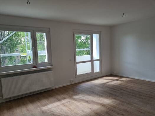 Wohnung zur Miete 400 € 2 Zimmer 50 m² Geschoss 2/5 frei ab 01.11.2026 Silberhöhe Halle (Saale) 06132