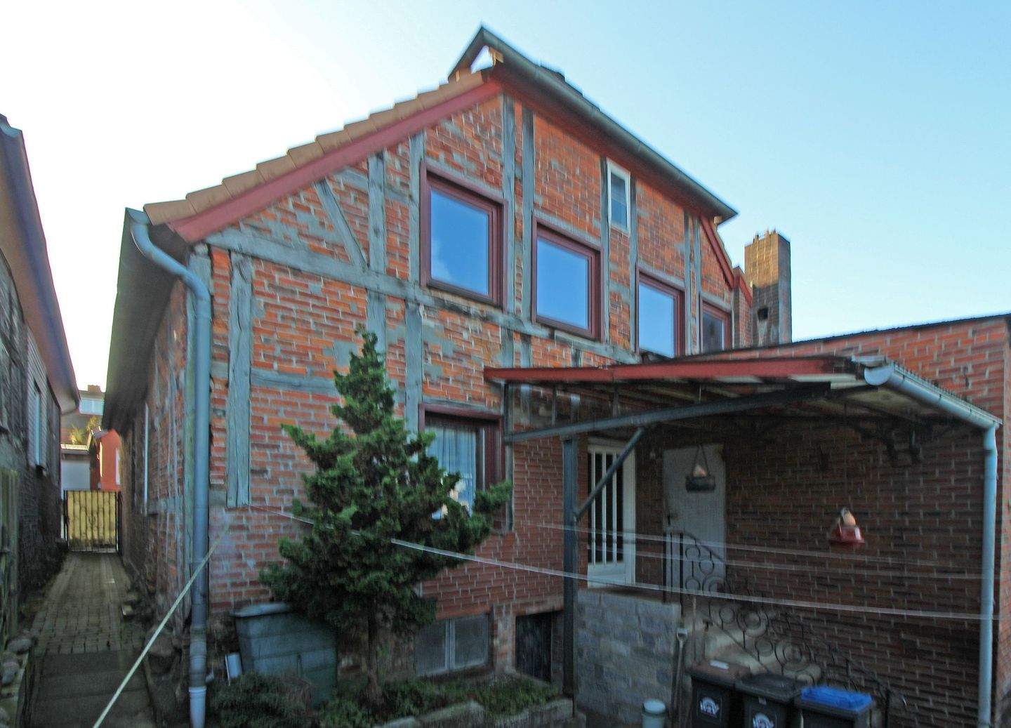 Immobilie in Bad Segeberg - Ihre Chance zur Verwirklichung Ihrer Wünsche - zentral gelegenes Sanierungsobjekt - Bild 2