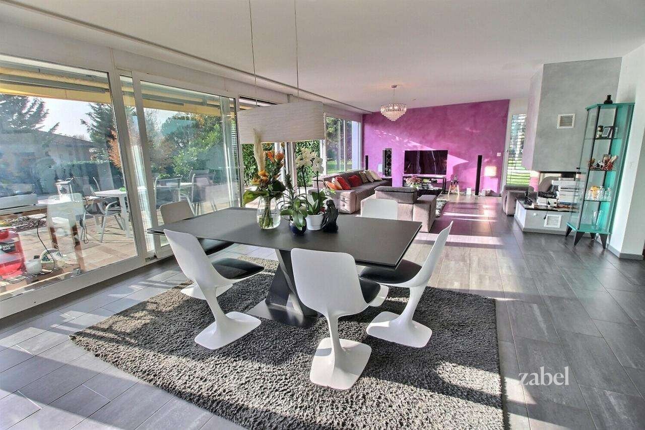 Villa zum Kauf 4.513.678 € 5 Zimmer 290 m²<br/>Wohnfläche 2.000 m²<br/>Grundstück Vich 1267