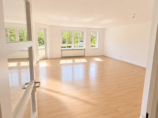 Wohnung zur Miete 1.970 € 5 Zimmer 152 m² Geschoss 1/3 frei ab 01.11.2026 Langer Weg 60 Burgweinting-Harting Regensburg 93055