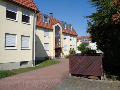 Wohnung zur Miete 576 € 3 Zimmer 74,9 m² Dachgeschoss, 2. Geschoss Wilhelm-Schneider-Str. 1b Wolfen Bitterfeld-Wolfen 06766