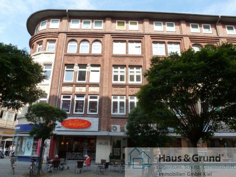 Wohnung zur Miete 550 € 2 Zimmer 61 m²<br/>Wohnfläche 4.<br/>Geschoss 01.01.2025<br/>Verfügbarkeit Holstenstraße 51-53 Vorstadt Kiel 24103