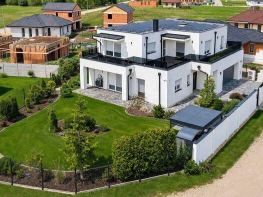Villa zum Kauf provisionsfrei 1.315.000 € 5 Zimmer 300 m² 827 m² Grundstück frei ab sofort Máriakálnok 9231