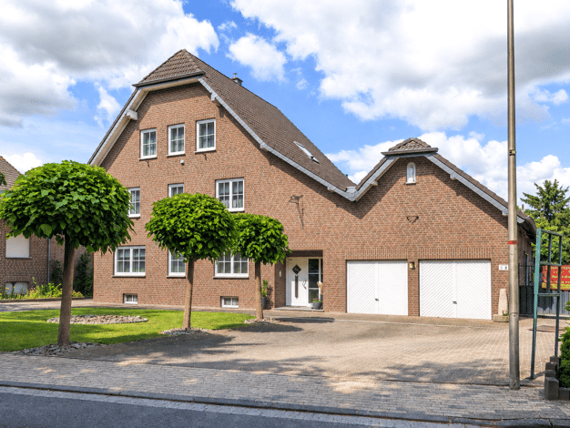 Einfamilienhaus zum Kauf 649.000 € 12 Zimmer 324 m² 5.383 m² Grundstück Buscherheide Gangelt 52538
