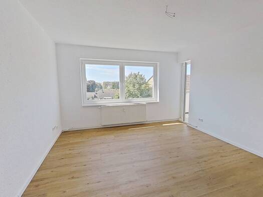 Wohnung zur Miete 709 € 3 Zimmer 63,9 m² 3. Geschoss frei ab 16.08.2026 Ahornweg 1 Uetersen 25436