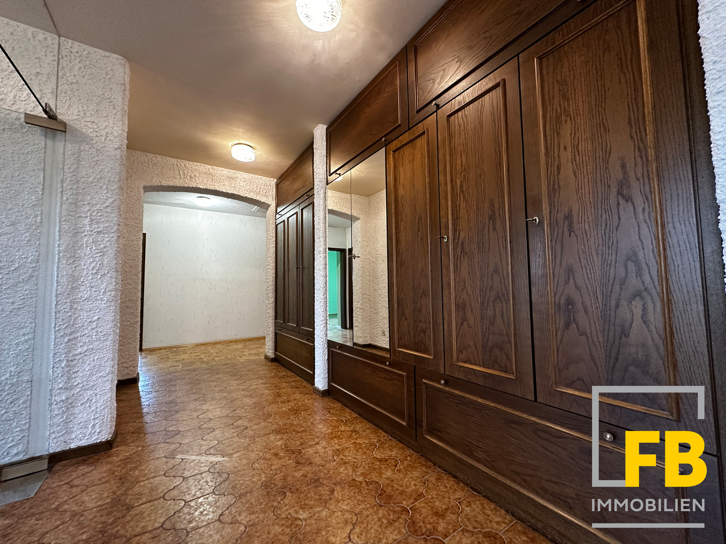 Immobilie in Eichenzell - Außergewöhnliche Villa mit parkähnlichem Grundstück – großzügiges Anwesen in Eichenzell-Lütter bei Fulda - Bild 3