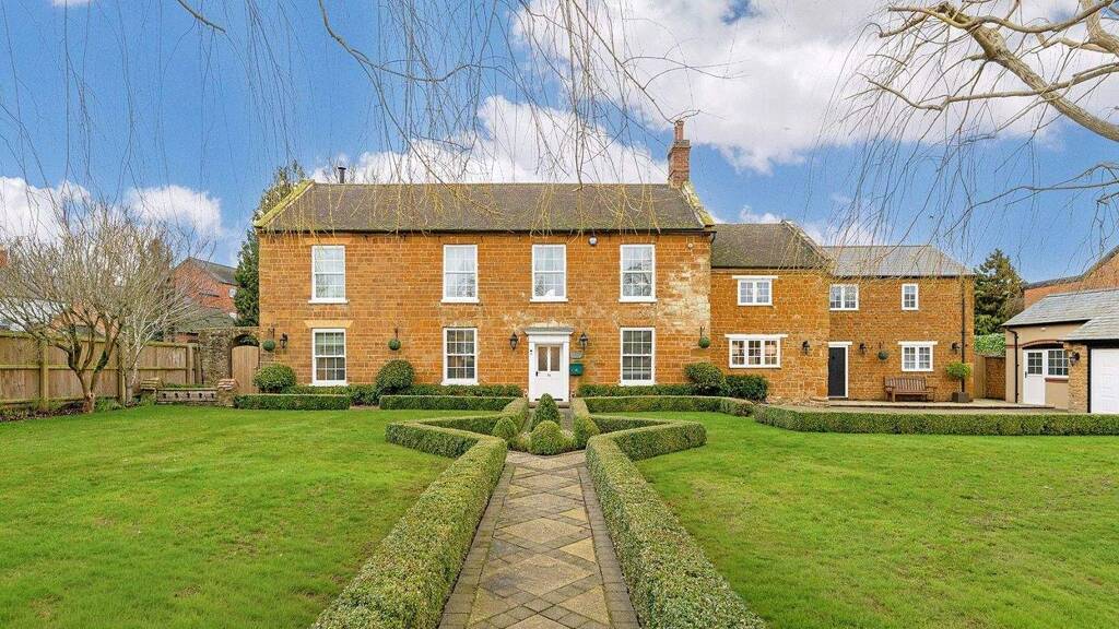 Einfamilienhaus zum Kauf 2.012.389 € 9 Zimmer Stone Gables 22 High Street Northampton NN7 3AS