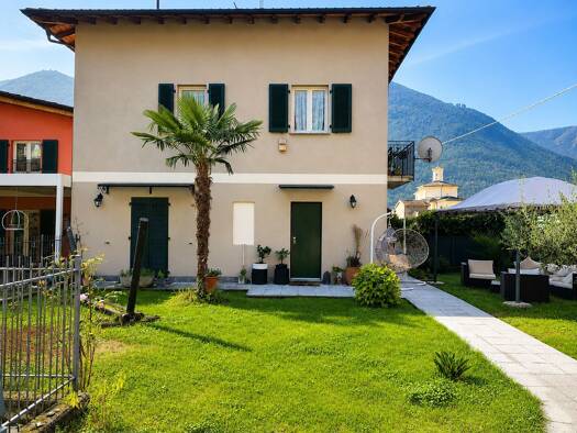 Reihenendhaus zum Kauf 370.000 € 4 Zimmer 90 m² 94 m² Grundstück frei ab sofort Porlezza 22018