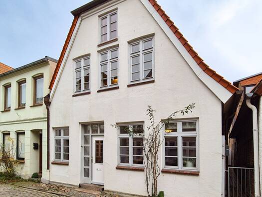 Haus zum Kauf 790.000 € 8 Zimmer 220 m² 268 m² Grundstück Eckernförde 24340