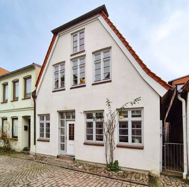 Haus zum Kauf 790.000 € 8 Zimmer 220 m² 268 m² Grundstück Eckernförde 24340