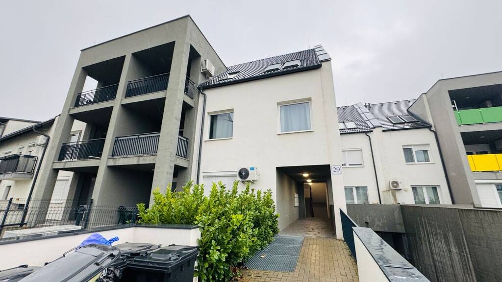 Studio zum Kauf 202.500 € 3 Zimmer 60 m² 1. Geschoss Györ