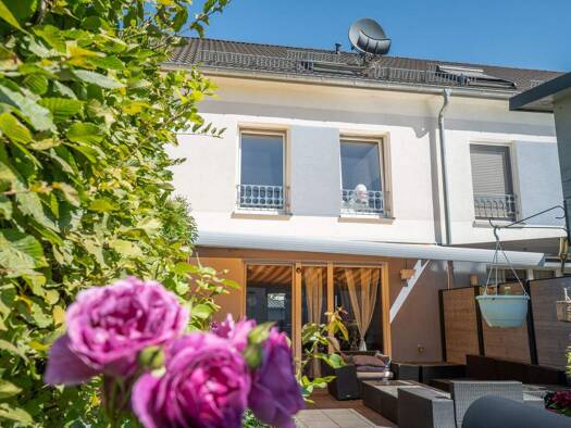 Reihenmittelhaus zum Kauf 749.000 € 5 Zimmer 140 m² 277 m² Grundstück Innenstadt Erlangen 91083