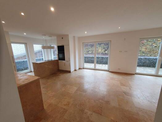 Doppelhaushälfte zur Miete 1.590 € 5 Zimmer 155 m² 300 m² Grundstück frei ab 01.03.2026 Am Kollergang 4 Undorf 93152