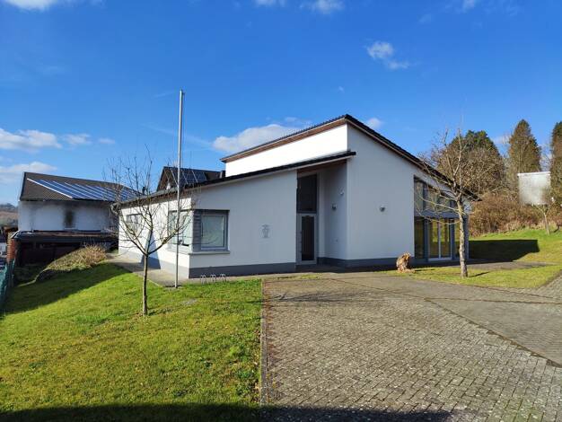 Einfamilienhaus zum Kauf 335.000 € 3 Zimmer 140 m² 1.324 m² Grundstück Selters Löhnberg 35792