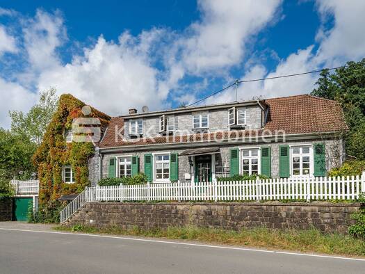 Einfamilienhaus zum Kauf 299.000 € 11 Zimmer 250 m² 799 m² Grundstück Kotthausen Marienheide 51709
