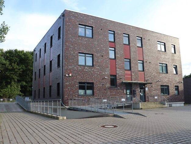 Bürogebäude zur Miete provisionsfrei 2.950 € 9 Zimmer 274,7 m² Bürofläche Wellsee Kiel 24145