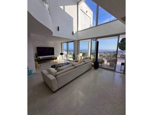 Villa zur Miete 7.500 € 4 Zimmer 560 m² 1.000 m² Grundstück Cabrils 08339