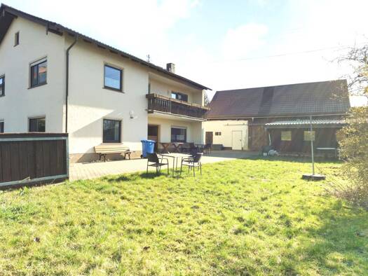 Mehrfamilienhaus zum Kauf 220.000 € 7 Zimmer 210 m² 971 m² Grundstück frei ab sofort Eichelsdorf Hofheim in Unterfranken 97461