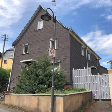 Einfamilienhaus zur Miete 750 € 5 Zimmer 115 m² 310 m² Grundstück frei ab sofort Wissen 57537