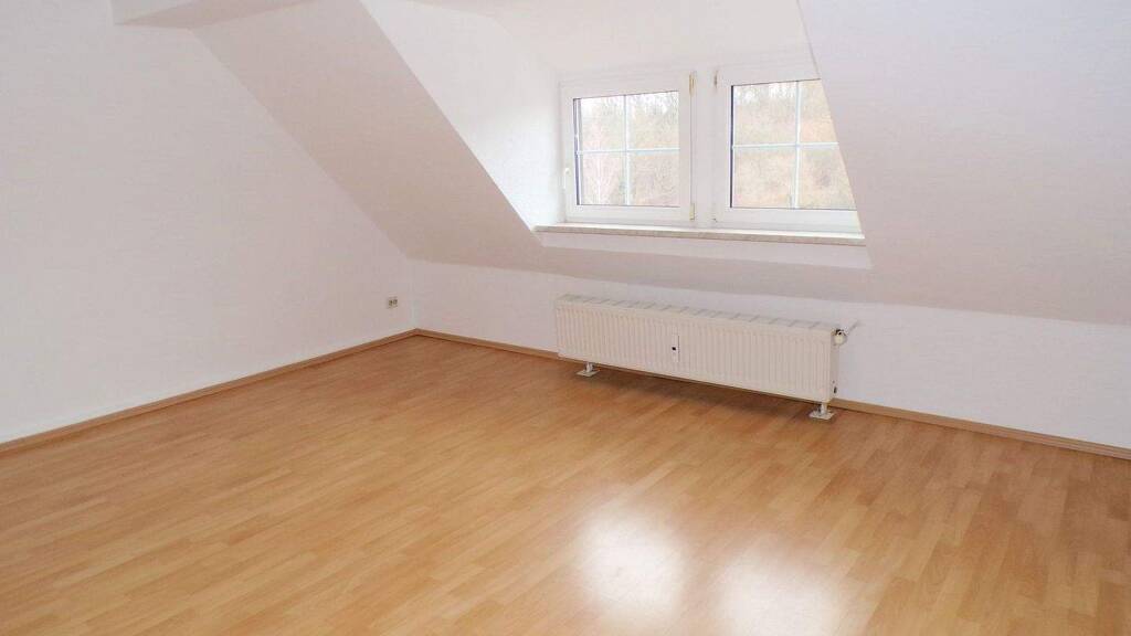 Wohnung zur Miete 310 € 3 Zimmer 56 m² 2. Geschoss frei ab sofort Ziegelstraße Werdau 08412