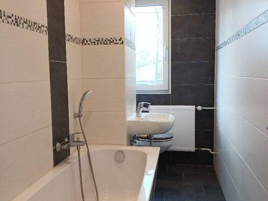 Wohnung zur Miete 350 € 3 Zimmer 60 m² 1. Geschoss Daimlerstraße 18 Löbau 02708