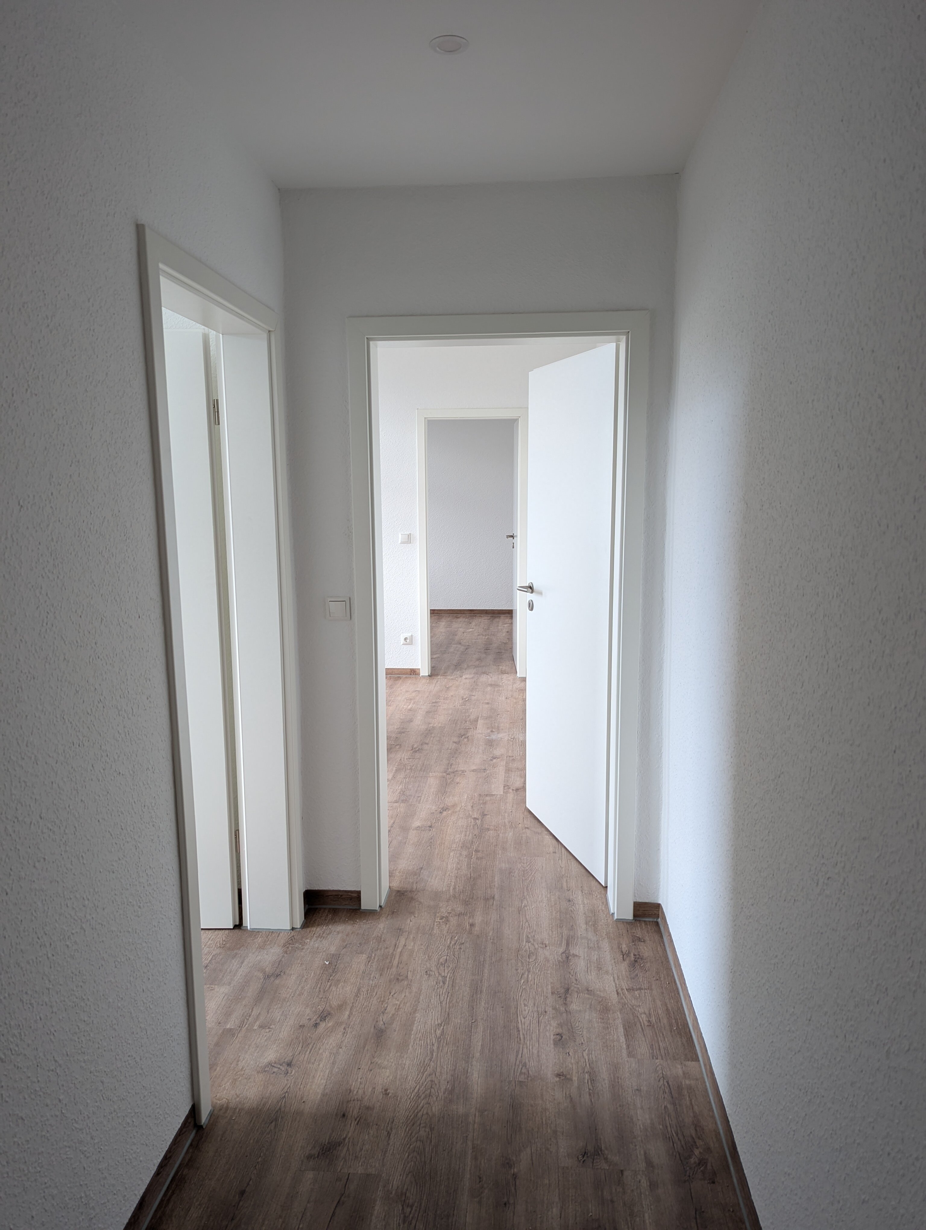 Wohnung zur Miete 272 € 2 Zimmer 46,5 m²<br/>Wohnfläche 2.<br/>Geschoss ab sofort<br/>Verfügbarkeit Petersstraße 2a Crimmitschau Crimmitschau 08451