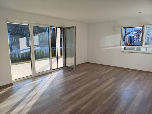 Wohnung zur Miete 830 € 2,5 Zimmer 76,5 m² EG frei ab sofort Hohenstoffelstraße 1 Engen 78234